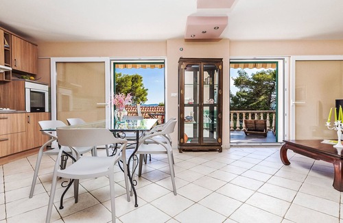 Medici House | Charmantes Ferienhaus in Medići mit Privatem Pool by Interhome