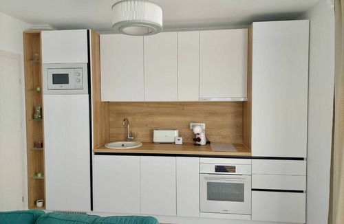 Blejoi Apartment | Charming 1-bedroom apartment in serene Ploiesti with WiFi, AC