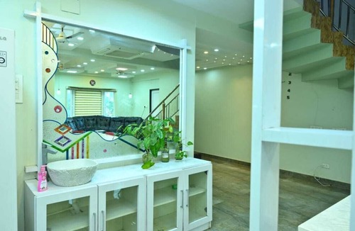 Visakhapatnam Apartment | Charming 2-bedroom apartment in enchanting Visakhapatnam with WiFi, AC
