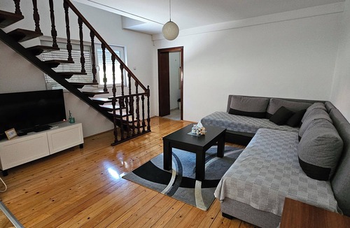 Mali Mokri Lug House | Charming 3-bedroom house with AC and WiFi in fabulous Beograd