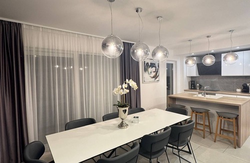 Kastel Gomilica Villa | Charming 4-bedroom villa with WiFi, AC in delightful Kaštel Gomilica