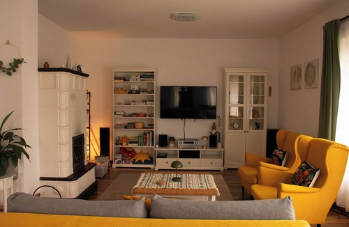 Ozun Villa | Charming 4-Bedroom Family Retreat in Peaceful Lisnău near Brașov
