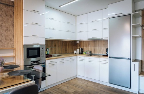 Cluj-Napoca Apartment | Charming apartment in Baciu with 2 supermarkets and bus station 2 minutes away