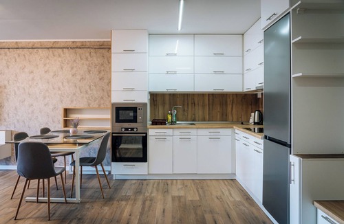 Cluj-Napoca Apartment | Charming apartment in Baciu with 2 supermarkets and bus station 2 minutes away