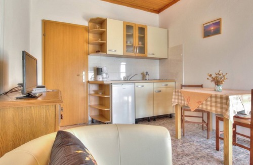 Zambratija Apartment | Charming apartment just 200 metres from the beach with sea view, barbecue, WiFi