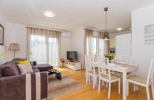 Seget Donji Apartment | Charming Apartment Near Trogir