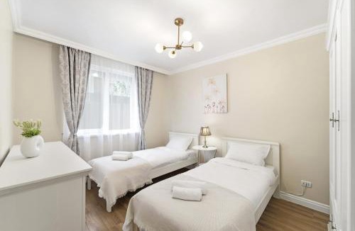 Timisoara Apartment | Charming French Getaway Spacious Apartment with Garden and Parking