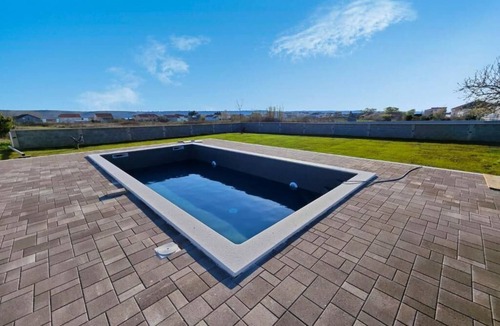 Ljubac House | Charming Holiday House in Ljubač with Private Pool and Mountain Views