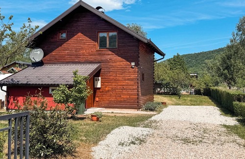 Bihac House | Charming house on Una river, with everything you need for a perfect holiday