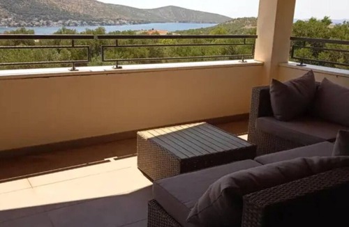 Grebastica Villa | Charming villa with 3 bedrooms and WiFi, AC in enchanting Grebaštica