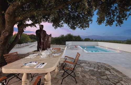 Pucisca House | Charming villa with swimming pool