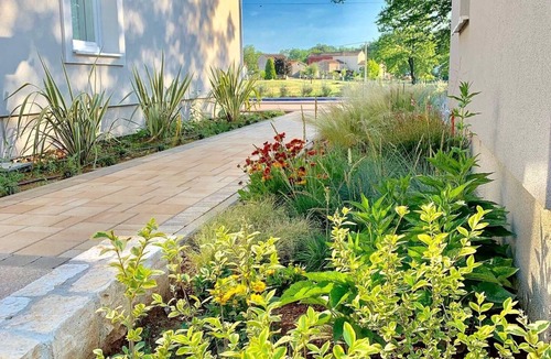 Zupanici House | Charming villa with tended garden and heated pool