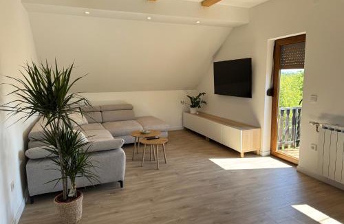 Seliste Apartment | Cherry Hill Loft