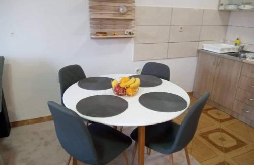 Cove Parja Apartment | CHEZ Marthe, Welcoming B&B Tranquil area