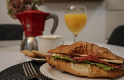Cove Parja Apartment | CHEZ Marthe, Welcoming B&B Tranquil area