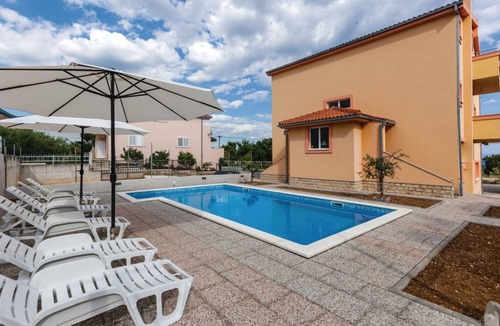 Rudine Apartment | Chic and Stylish Kastel Novi Apartment with Pool - Five Bedroom Apartment With Pool