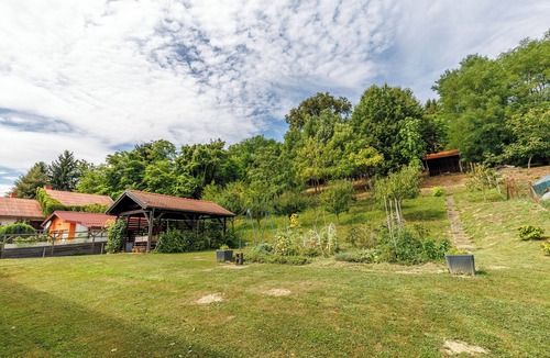 Cakovec Apartment | Chic & cozy studio - modern comforts, 2 min from the centre & top attractions!