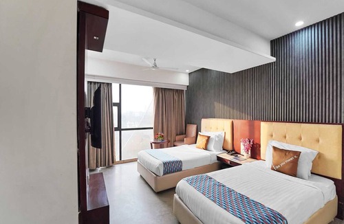 Vyttila House | Classic With Twin Bed Clubhouse Vytilla Kochi