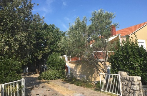 Silo Apartment | Close to sea and sandy beach (130 m), safe parking, large terrace - Šilo/Krk