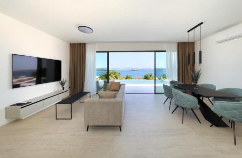 Kraj Villa | Cloud 9 D6