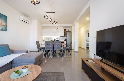 Biograd na Moru Apartment | Coastal Apartment for 5 in Zadar