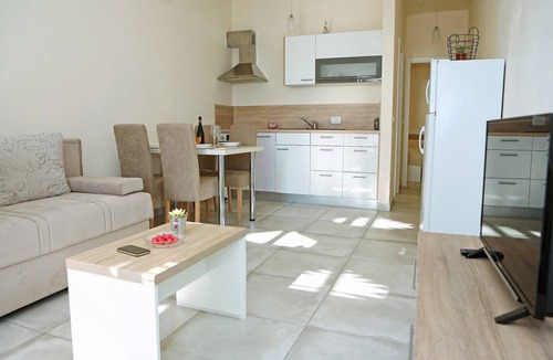 Ljubac Apartment | Coastal Escape in Ljubač