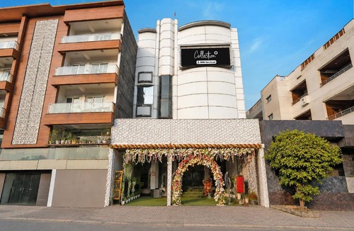 Vasundhara Hotel | Collection O Sector 5 Ghaziabad Formerly Five Seas