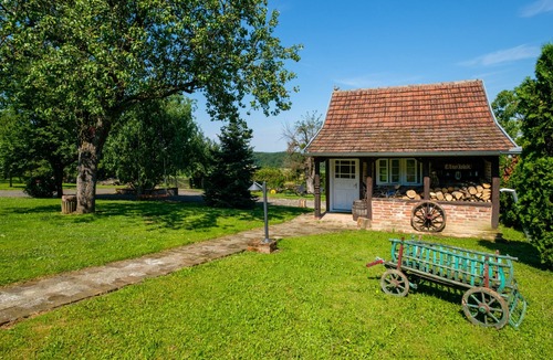 Sveti Ivan Zabno House | Comfort. Location. Whole Farmhouse Near Zagreb