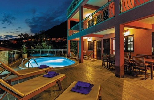 Stanici Apartment | Comfortable and spacious apartment with terrace and sea view Stanići, Omiš (A-2800-d)