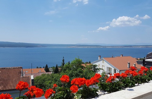 Dramalj Apartment | Comfortable apartment with sea view, close to the beach, family-friendly, WiFi