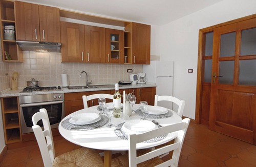 Fiorini Apartment | Comfortable apartment on the second floor with pool and garden - near the sea
