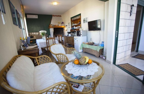 Bidol Apartment | Comfortable apartment with terrace in Bidol