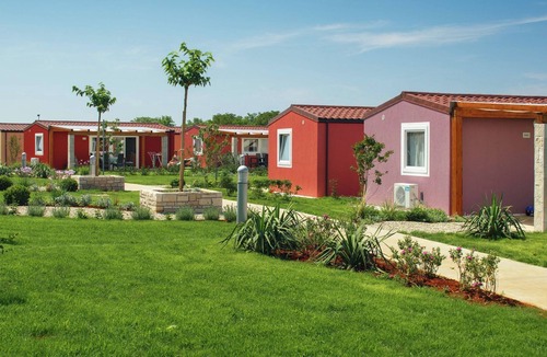 Karigador Ski Chalet | Comfortable chalet with 2 bathrooms and WiFi, 8 km from Umag