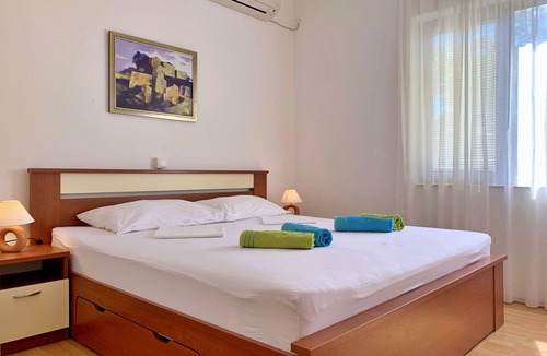 Silo Apartment | Comfortable One-bedroom Apartment on Ground Floor Viola