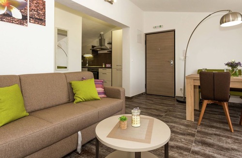 Rudine Apartment | Comfortable Villa in Kaštel Novi with Pool