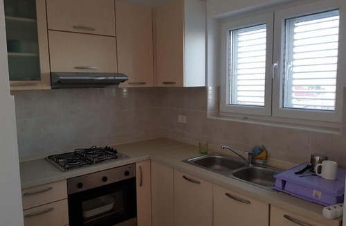 Nevidane Apartment | Contemporary Apartment in Neviđane near Sea