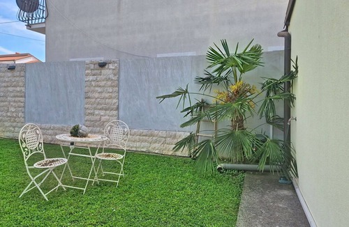 Finida Apartment | Cosy apartment for 2 guests with WIFI, A/C, TV, terrace and pets allowed