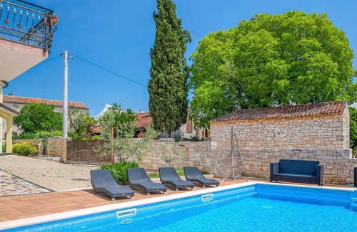 Tar Apartment | Cosy apartment for 2 people with WIFI, A/C, pool and TV