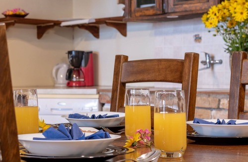 Jezenj Apartment | Cosy apartment for 4 guests with WIFI, pool, hot tub, TV, terrace and pets allowed