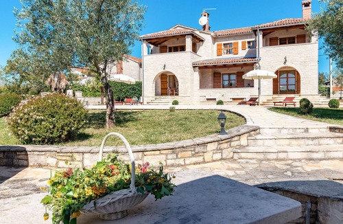 Stifanici Apartment | Cosy apartment for 4 guests with pool, WIFI, A/C, TV, terrace and pets allowed