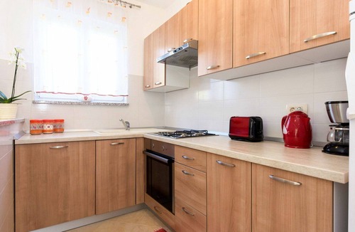 Golovik Apartment | Cosy apartment for 4 people with A/C, WIFI, TV and terrace