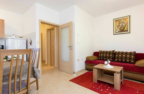 Golovik Apartment | Cosy apartment for 4 people with A/C, WIFI, TV and terrace