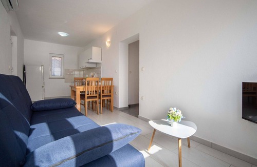 Vratarusa Apartment | Cosy apartment for 4 people with WIFI, A/C, TV and terrace