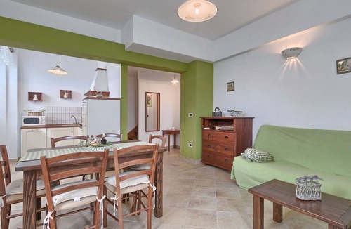 Vintijan Apartment | Cosy apartment for 5 people with A/C, WIFI, TV and terrace