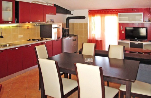 Primosten Apartment | Cosy apartment for 6 people with A/C, private pool, WIFI, TV, terrace and pets allowed
