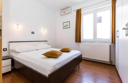 Krusevo Apartment | Cosy apartment in Obrovac with spa bath
