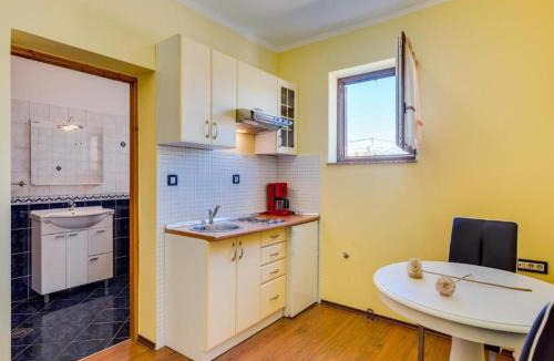 Krusevo Apartment | Cosy apartment in Obrovac with spa bath