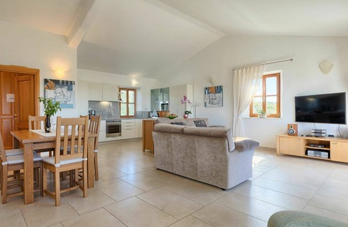 Bibali House | Cosy apartment in villa for 5 people with A/C, WIFI, pool, TV and terrace