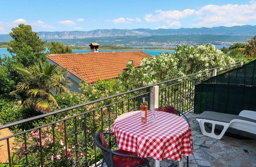 Klimno House | Cosy apartment in villa for 5 people with WIFI, TV, terrace and pets allowed