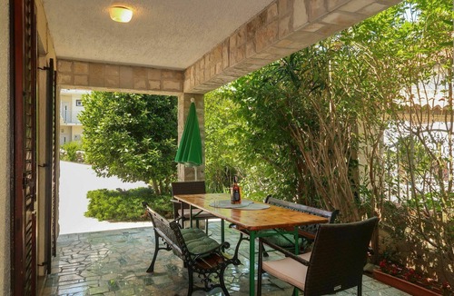 Klimno House | Cosy apartment in villa for 5 people with WIFI, TV, terrace and pets allowed